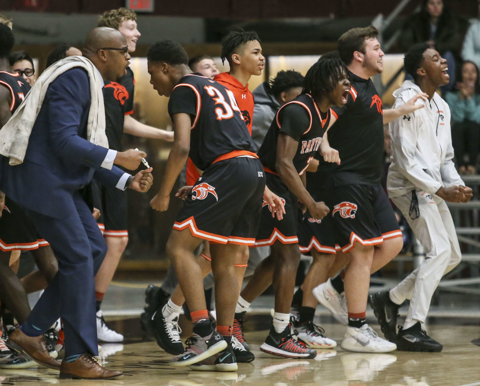 030320-qc-spt-ut-hoops-4.JPG